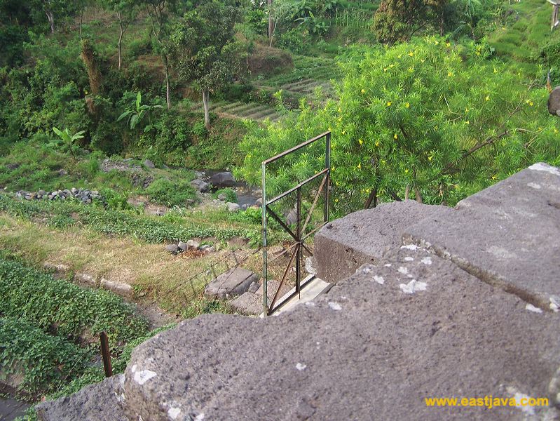 cungkup_temple_15.jpg