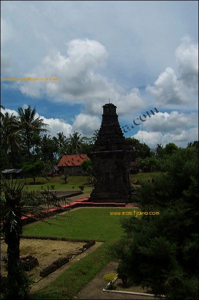 penataran-temple-15.jpg