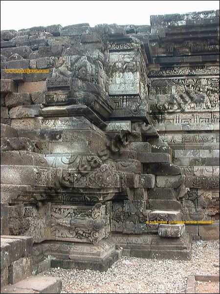 Tegowangi Temple Wall