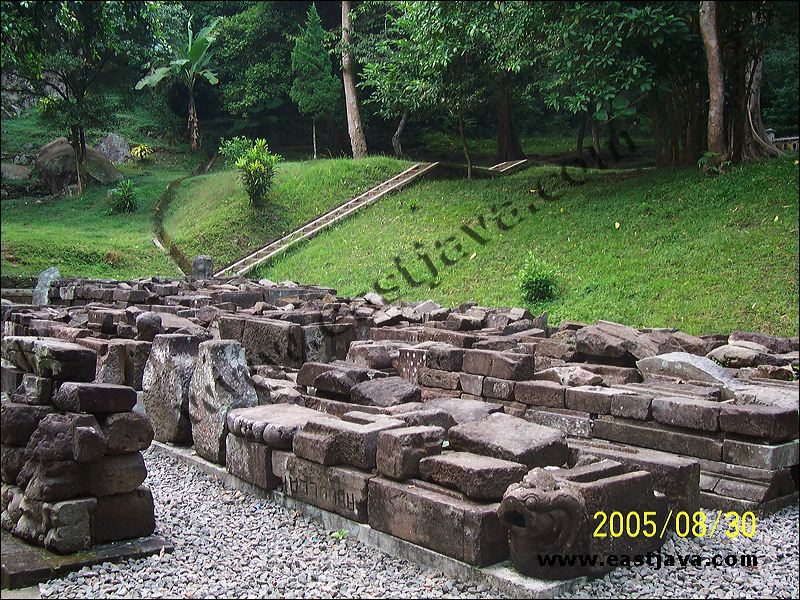 Jolotundo Temple - Inheritance Of King Airlangga - Majapahit Site