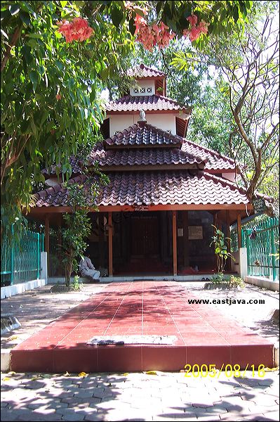 PENDOPO AGUNG - Trowulan Mojokerto : Specific Building With Mojopahit Nuance