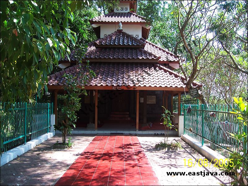 PENDOPO AGUNG - Trowulan Mojokerto : Specific Building With Mojopahit Nuance