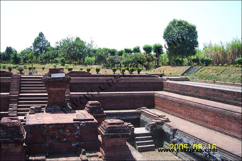 TIKUS TEMPLE - Replica Of Mahameru Sites