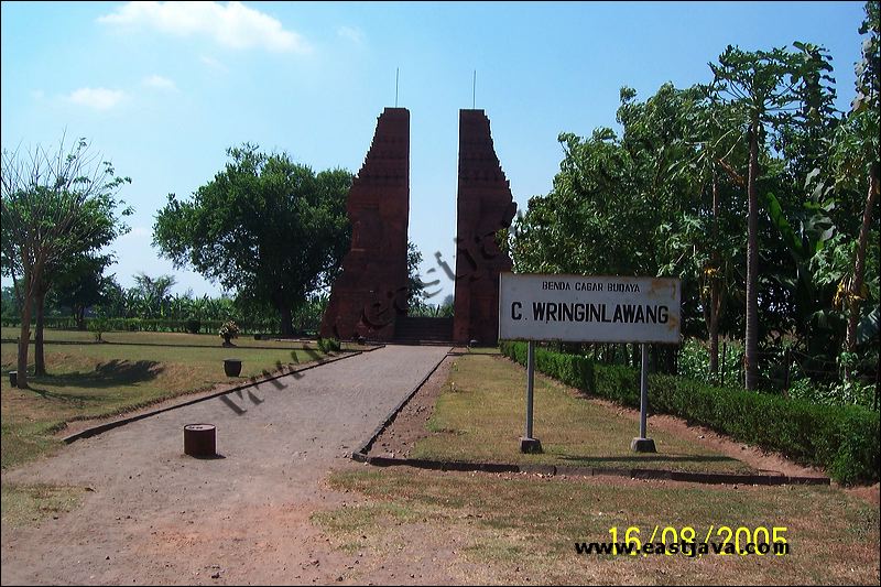 Wringinlawang Temple - The Gate Way To Mojopahit Kingdom