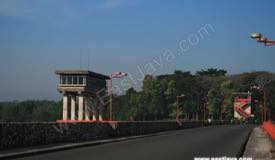 images/gallery/karangkates-dam/karangkates_dam_19.jpg