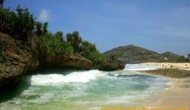 images/gallery/srau/srau-beach-pacitan-east-java-5.jpg