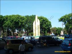 images/gallery/bamboo_monument/bambu-runcing-monument-04.jpg